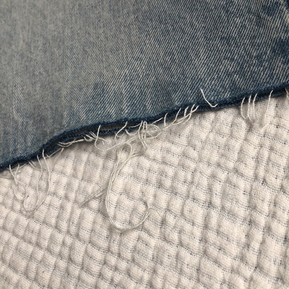 Gap Men Distressed Jean Shorts Size 32 - Picture 4 of 12